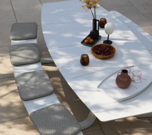 Curv Picnic Table